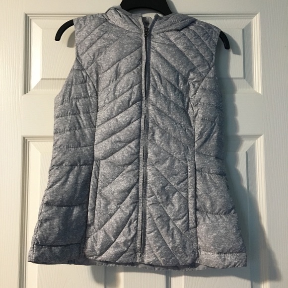 Net York and company gray puffer vest - Picture 2 of 4